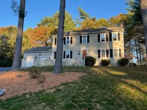 220 Erin Rd, Taunton, MA 02718