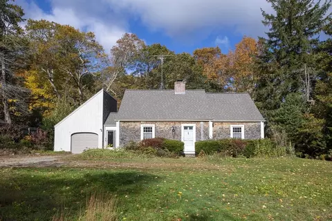 47 Fairhaven Rd, Mattapoisett, MA 02739