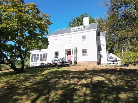 43 Crescent St, Greenfield, MA 01301