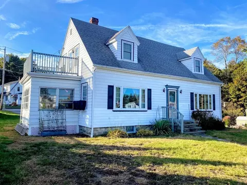 4 Charlton Rd, Dudley, MA 01571