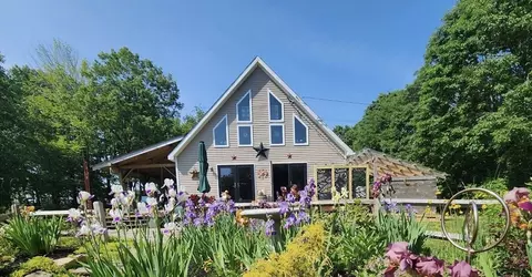 5 Bofat Hill Rd, Williamsburg, MA 01096