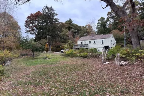 Exterior - 722 Main St, Wareham, MA 02571 photo 3 of 8