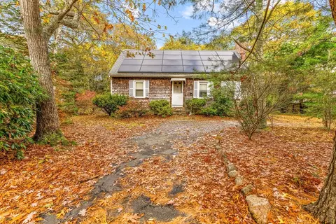 26 Pinewood Dr, Brewster, MA 02631