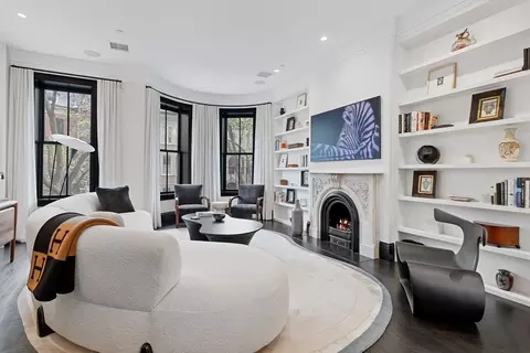 8 Rutland Sq #2, Boston, MA 02118