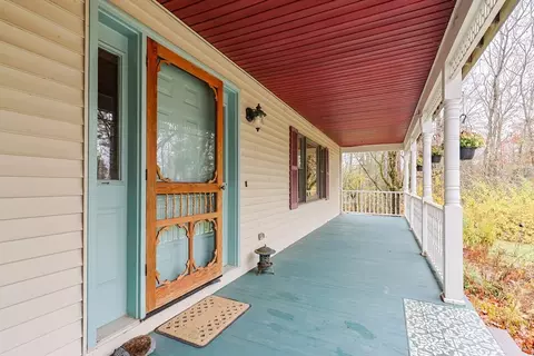 1109 New Braintree Rd, Oakham, MA 01068