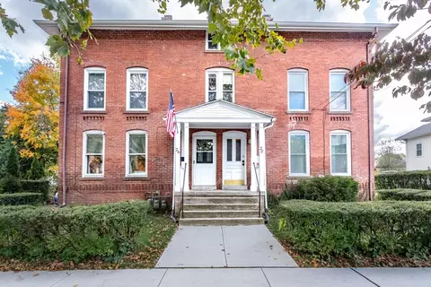 28 Orange St, Westfield, MA 01085