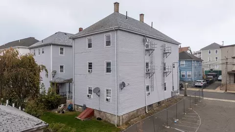 83 Jencks St, Fall River, MA 02723 photo 3