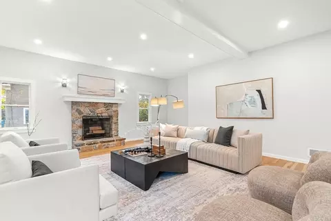 Living - 7 Cliff Rd, Wellesley, MA 02481 photo 2 of 5