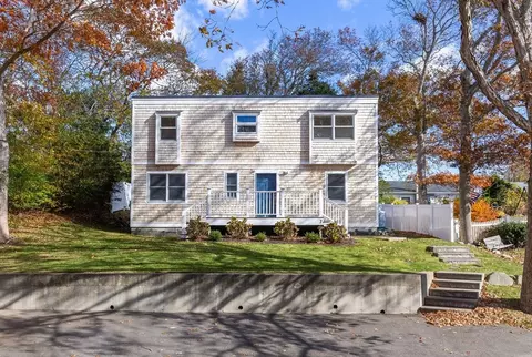 7 Windsor Dr, Plymouth, MA 02360