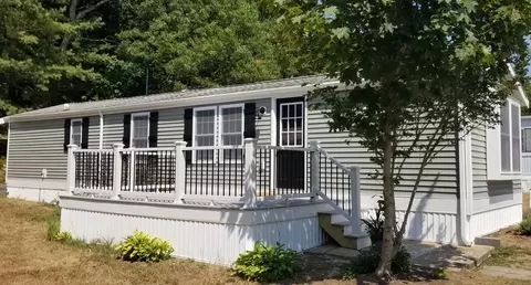 15 1st St #15, Pocasset, MA 02559