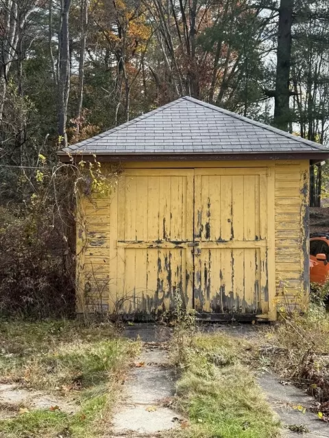 102 Mechanic St, Orange, MA 01364 photo 2