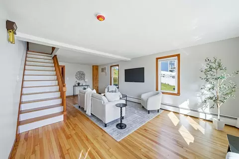 Living - 3 Huron Ave, Worcester, MA 01605 photo 2 of 4