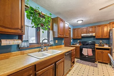 303 Florence St, Fall River, MA 02720 photo 18
