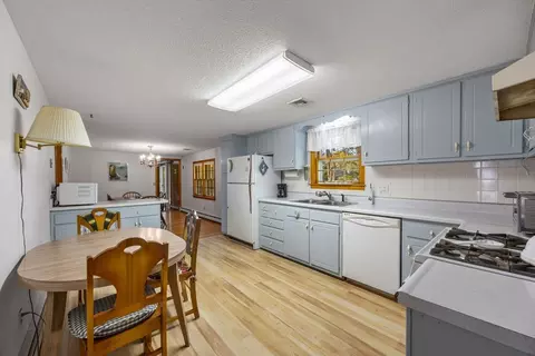 Kitchen - 21 Compass Ln, Dennis, MA 02638 photo 3 of 4