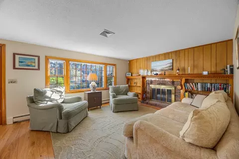 Living - 21 Compass Ln, Dennis, MA 02638 photo 2 of 4