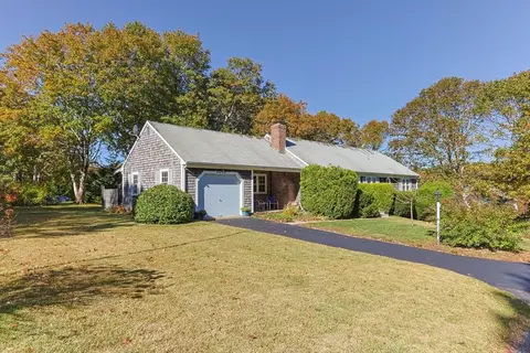 21 Compass Ln, Dennis, MA 02638