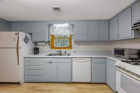 Kitchen - 21 Compass Ln, Dennis, MA 02638 photo 4 of 4