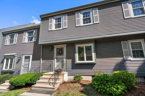 10 Oak Ridge Dr #5, Maynard, MA 01754
