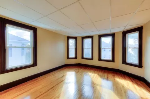 32 Blossom St, Worcester, MA 01609 photo 3