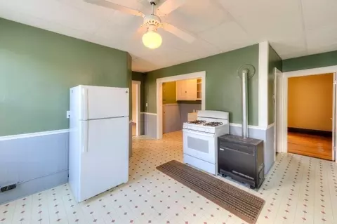 32 Blossom St, Worcester, MA 01609 photo 9