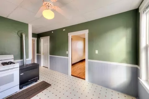 32 Blossom St, Worcester, MA 01609 photo 10