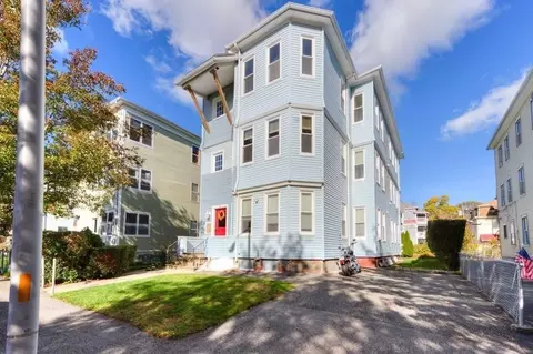 32 Blossom St, Worcester, MA 01609