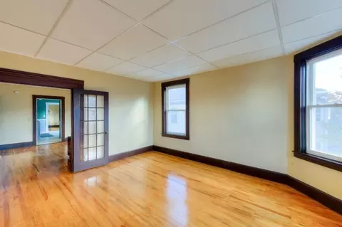 32 Blossom St, Worcester, MA 01609 photo 5