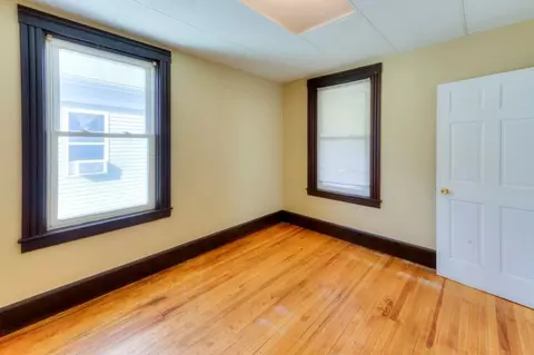 32 Blossom St, Worcester, MA 01609 photo 8