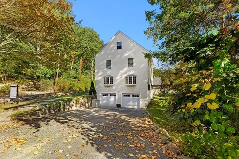 228 Common Ln, Beverly, MA 01915 photo 3