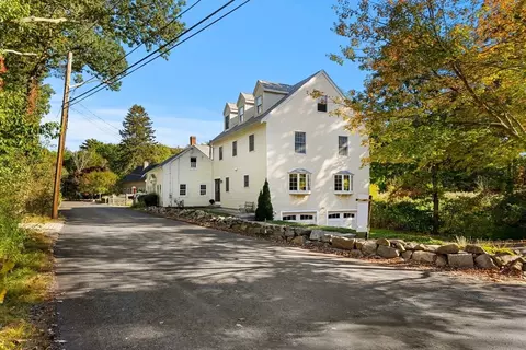 228 Common Ln, Beverly, MA 01915 photo 2