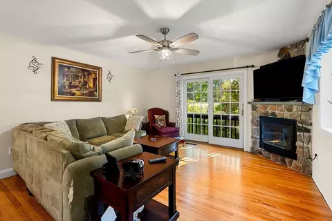 228 Common Ln, Beverly, MA 01915 photo 16