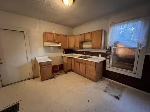 Kitchen - 34 Wellesley St, Springfield, MA 01109 photo 1 of 2