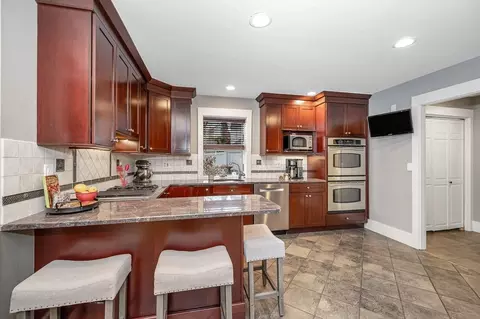 103 High St, Reading, MA 01867 photo 12