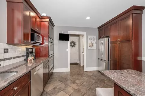 103 High St, Reading, MA 01867 photo 17