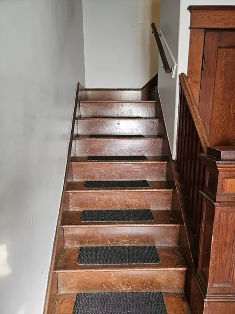 Entry Way - 22 Allen St, Athol, MA 01331 photo 3 of 4