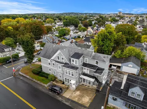 382 University Ave, Lowell, MA 01852