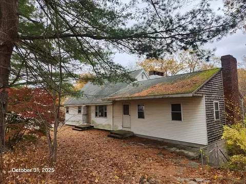 7 Pine Hill Rd, Grafton, MA 01560