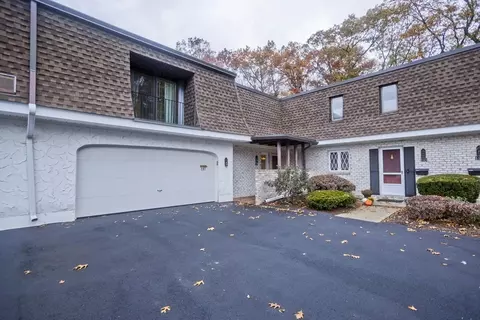 197 Porter Lake Dr # 197, Springfield, MA 01106