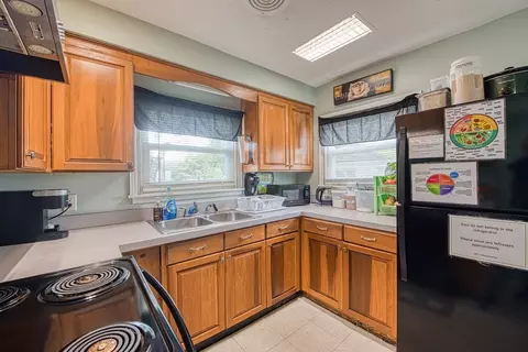 499 Maple St, Fall River, MA 02720 photo 10