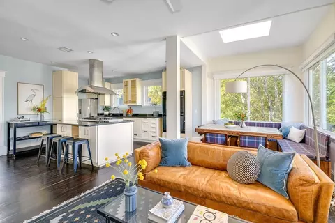 161 Columbia St #3, Cambridge, MA 02139