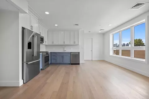 301 Border St #511, Boston, MA 02128