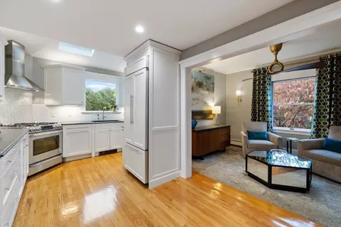 25 Curtis St, Marblehead, MA 01945 photo 6