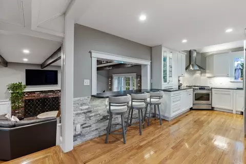 25 Curtis St, Marblehead, MA 01945 photo 7