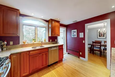 41 Summit Ave, Winthrop, MA 02152 photo 4