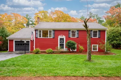 16 Chapel St, Pembroke, MA 02359