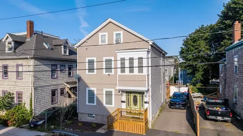 402 Cottage St, New Bedford, MA 02740