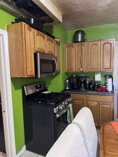 43 Colonial Ave, Springfield, MA 01109 photo 7