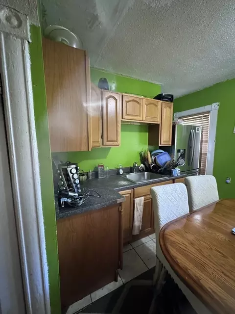 43 Colonial Ave, Springfield, MA 01109 photo 6