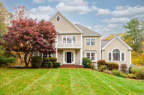 56 Paradise Dr, Norwell, MA 02061