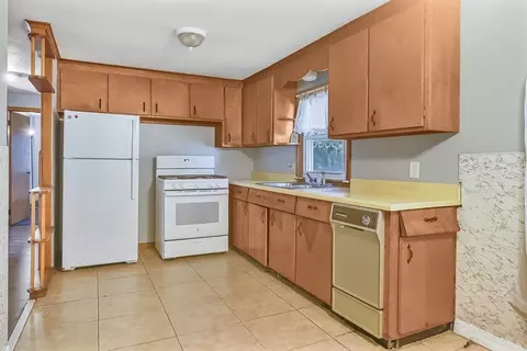 Kitchen - 74 Valley Rd, Springfield, MA 01119 photo 1 of 3